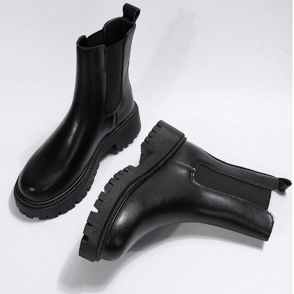 NWT Winter Boots - Picture 4 of 5